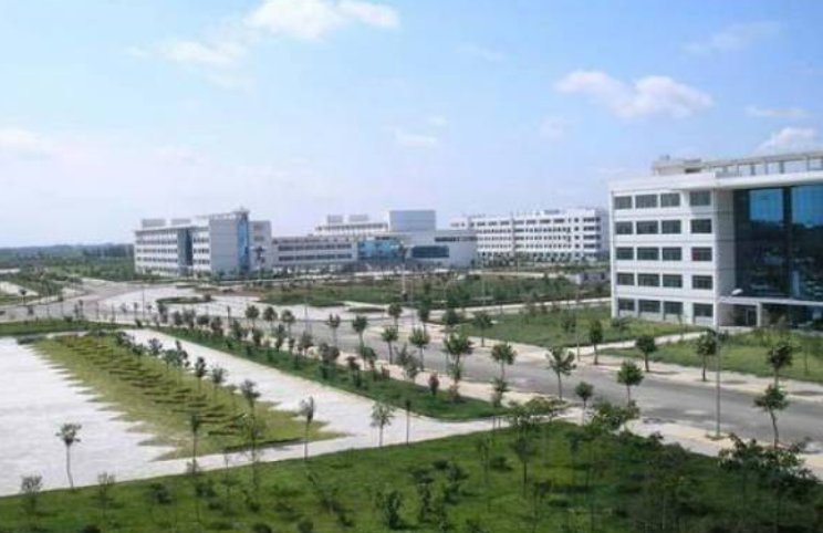 2022年济宁学院专科录取分数线多少钱？