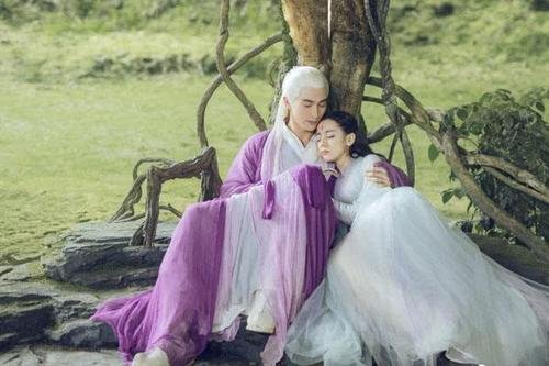 凤九三生石上是和文昌连在一起，为何她会喜欢东华？