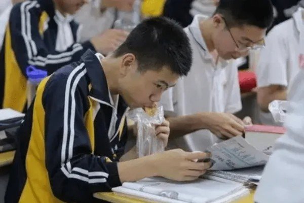 2022年秋季中小学开学时间是什么时候