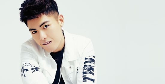 歌词你说不要自作自受自己创造伤悲，谁都可以彻底忘记谁、 这首歌是什么？？