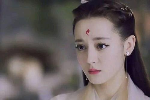 凤九三生石上是和文昌连在一起，为何她会喜欢东华？