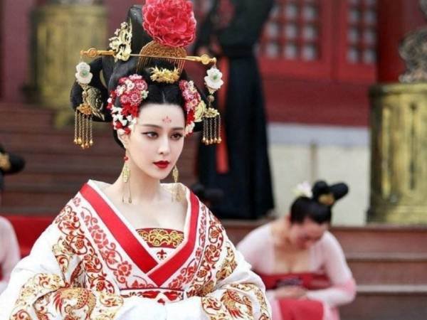 从卑贱的街头卖艺到武则天的第一面首,薛怀义是怎么做到的?