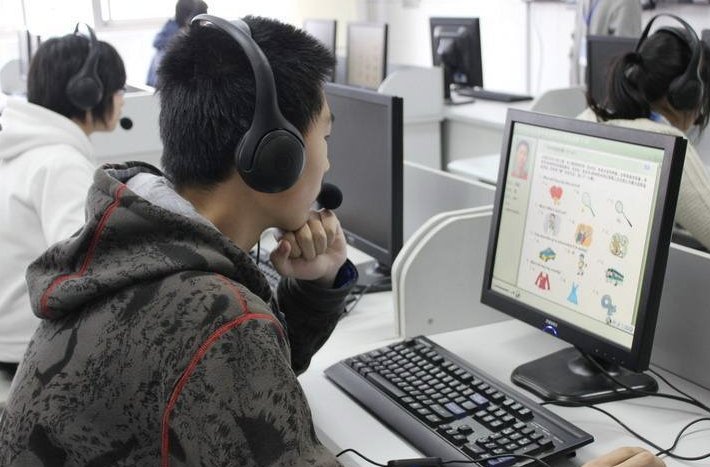 英语四六级考试的耳机频率是多少？