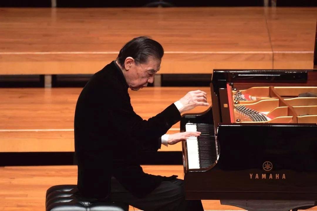 86岁的钢琴家傅聪感染新冠去世了，他当初为何会去英国？