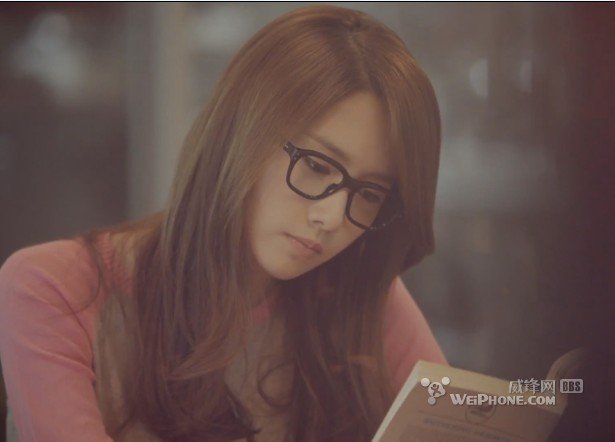 Shinee《姐姐真漂亮》MV里的女主角是只有宋茜一个人吗 还是有允儿