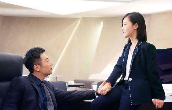 如何评价朱亚文和杨子姗主演的电视剧《赖猫的狮子倒影》?