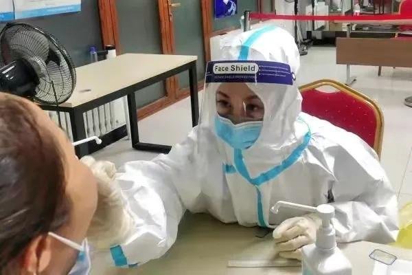 引发关注！四川发现国内未出现过的奥密克戎变异株，对当下疫情有何影响？