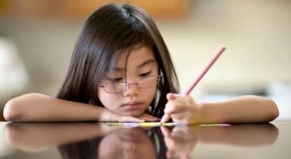 右撇子为什么比左撇子多活9年左右?