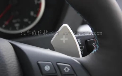 方向盘换挡拨片是什么?怎么用