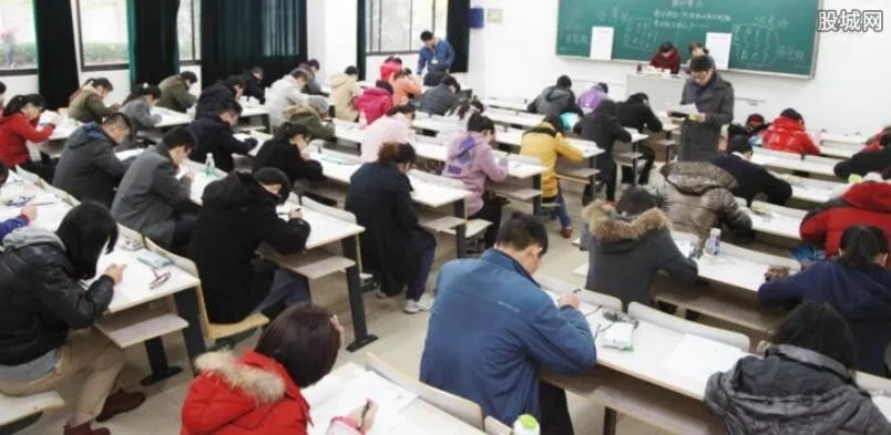 云南拉开艺考大幕 多数考生抱怨题目太难