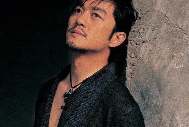 李嫣为李亚鹏庆生,李亚鹏生日当天还有谁一起为李亚鹏庆生了?