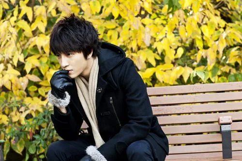 薛之谦怒摔话筒视频咋回事 薛之谦是怎么出道的