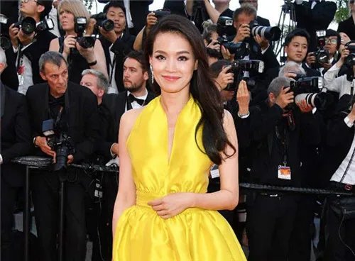 舒淇侄女撞脸姨妈  卷发、厚嘴唇都有,像复刻版一样!