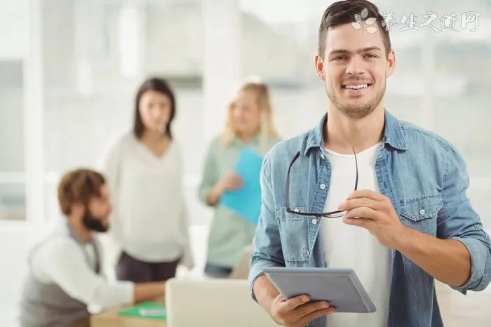 体育生返校胖20斤教练不敢认 教练表示将用“魔鬼训练控制体重”