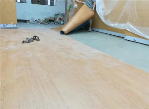 地板胶多少钱一平方