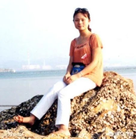 如何评价高铁扒门罗海丽“老师”？