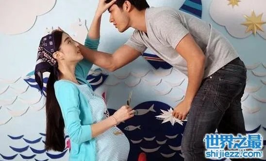 范冰冰生孩子难产图片，范冰冰怀孕大肚照幕后真相 