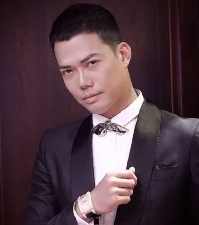 谢天华结婚了吗？ 47岁终于荣升当爸