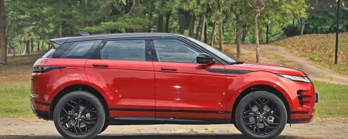 连撞三车称遇到鬼,高速上遇到障碍物是撞还是躲