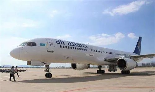 厦门盘旋飞机落地  发出信号“7700”是什么意思