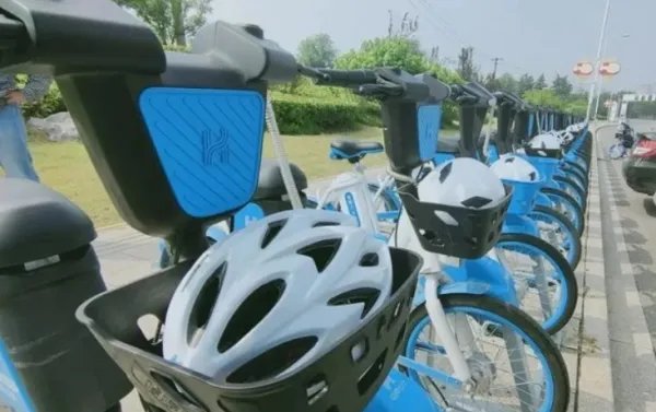 徐州共享电动车自带头盔是怎么回事？