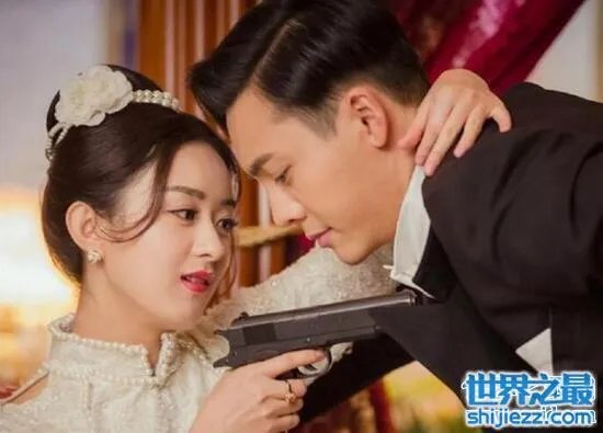 看陈伟霆很宠溺赵丽颖,两人甜蜜暧昧疑似恋爱