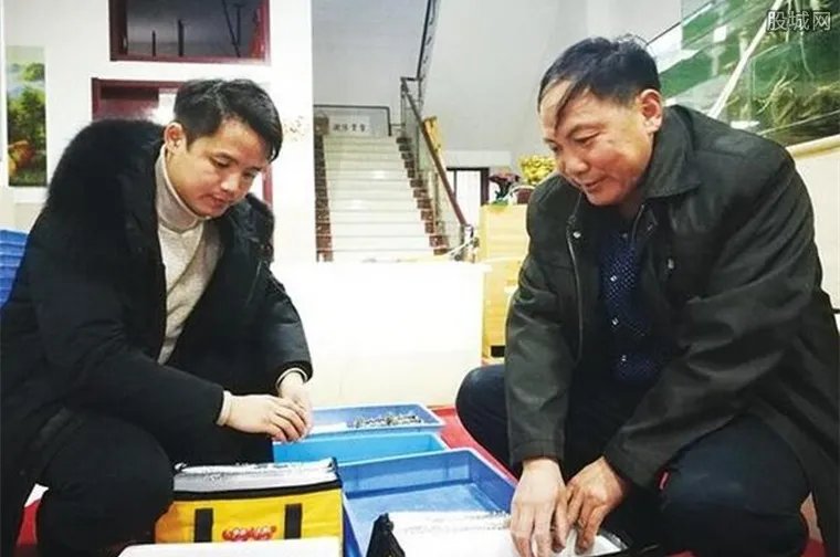 放弃高薪卖螃蟹 五个月销售额达900多万元