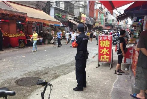 广州8岁男童遭当街砍断手凶手带断肢潜逃是怎么回事?