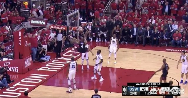 保罗晃倒库里哪场比赛