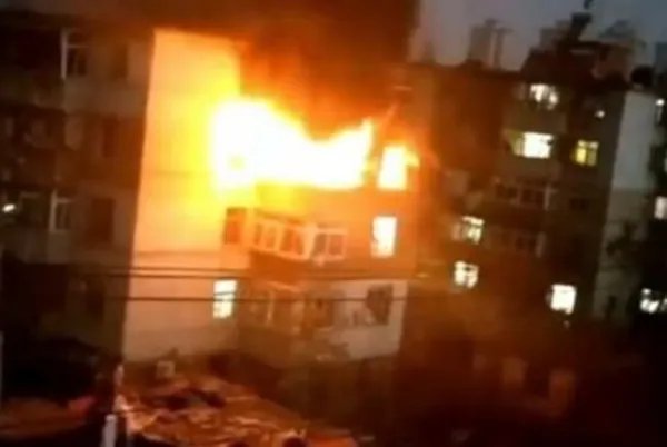 大连一居民楼发生爆炸,已致2死7伤,有关部门采取了哪些救援举措?