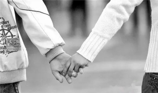 班主任受邀当10年前早恋学生证婚人，他们能够走到今天有多不易？