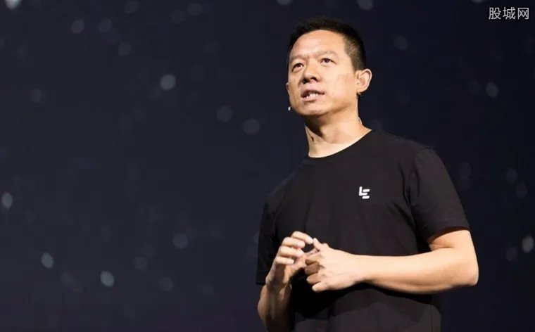 甘薇力挺贾跃亭 贾跃亭为何“赖”在美国不回来?