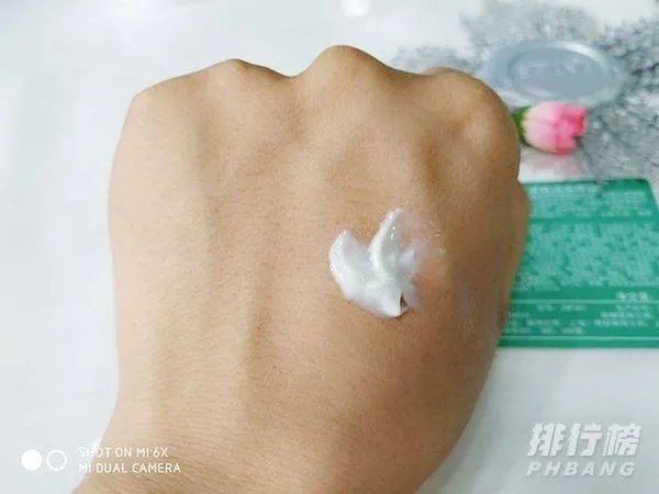 海蓝之谜紧致焕采眼霜怎么样_海蓝之谜紧致焕采眼霜适合什么年龄用