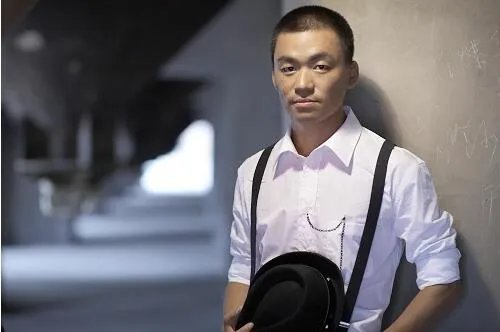 最新消息王宝强遇车祸身亡是真的吗？  令人咋舌的惊险一幕