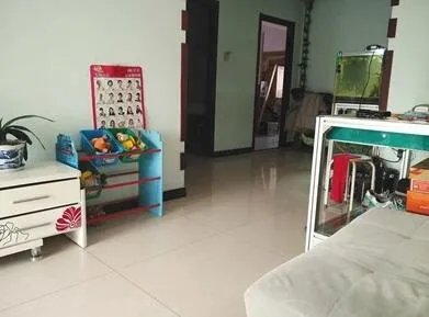 将女儿遗弃民政局 在京有房称带着孩子找不到工作