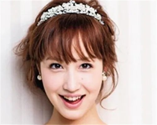 齐刘海新娘发型图片   齐刘海造型步骤详解