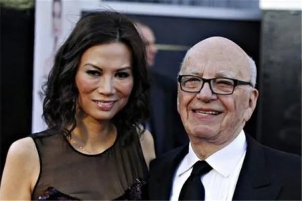 邓文迪和普京是真的吗恩爱海滩照 普京为啥看不上邓文迪什么关系