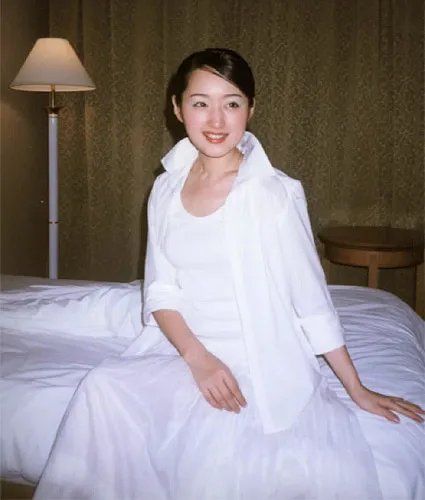 杨钰莹照片本人差异巨大显老态 与赖昌星睡觉绝密照往事被扒