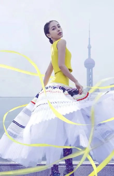 郑恺baby偷偷接吻黄晓明吃醋 郑恺称是哥们