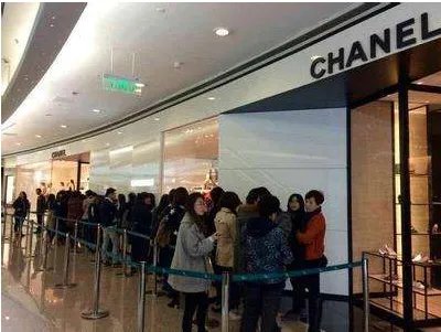 上海兴起排队经济是什么原因？