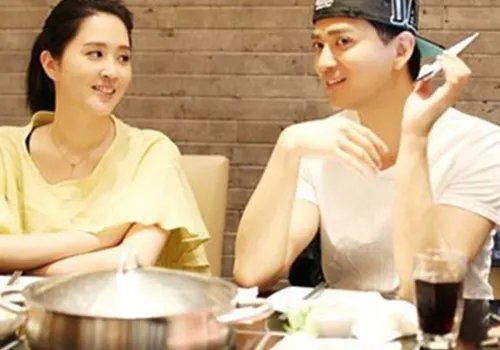 陈晓东与老婆合影曝光 五官清秀气质不输明星