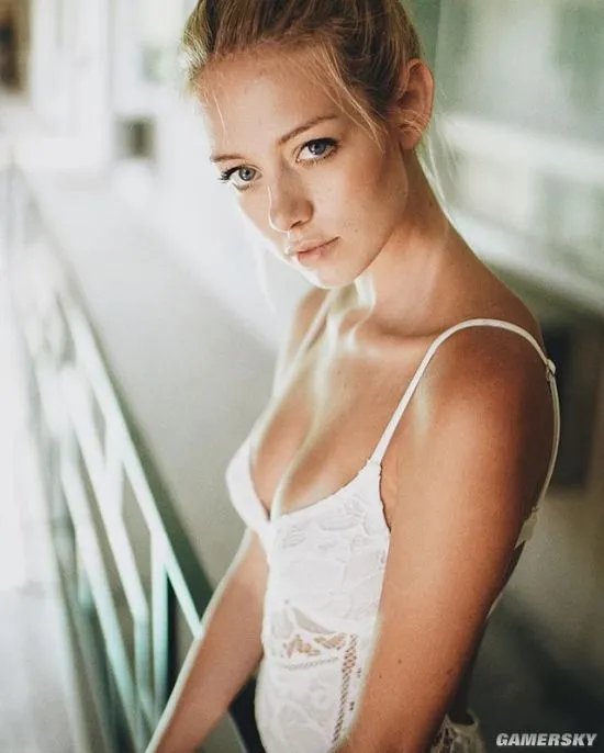 男女通杀素颜美女 小麦色嫩肌的欧美辣姐DagnyPaige