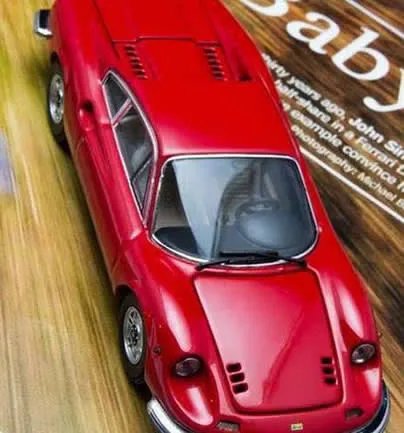 两孩子在后花园挖出了法拉利:让人羡慕(图)