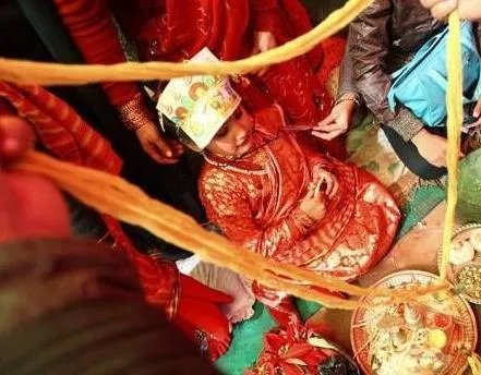 国人惊呆!这个国家的女孩一生竟要结3次婚