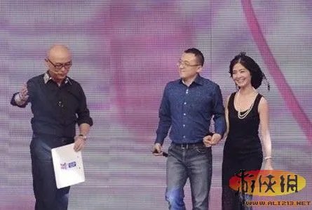 非诚勿扰51岁女嘉宾牵手小17岁帅哥 吐槽不断