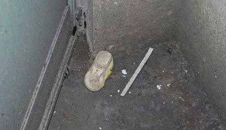 女子恼怒摔死儿子/为什么如此狠心