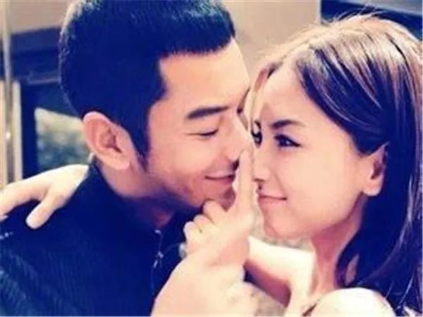 杨颖被郑恺强吻看过胸部真的吗图片 郑恺承认过喜欢baby证据扒皮