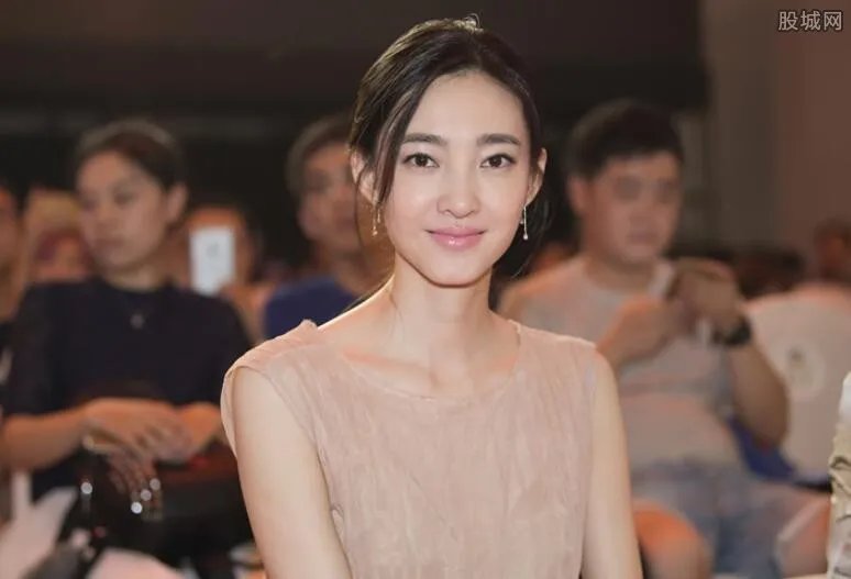 王丽坤怀了于和伟孩子 两人被拍到亲密出行