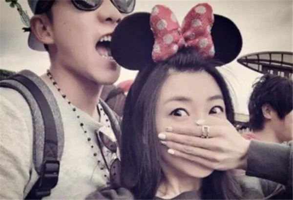 杨颖被郑恺强吻看过胸部真的吗图片 郑恺承认过喜欢baby证据扒皮