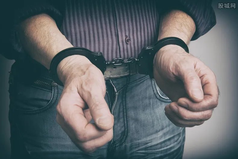 兰世立近况：举报麦趣尔造假反被牵出红通逃犯身份